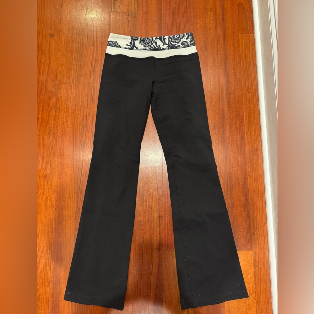 Lululemon Black Yoga Pants with Patterned Waistband
